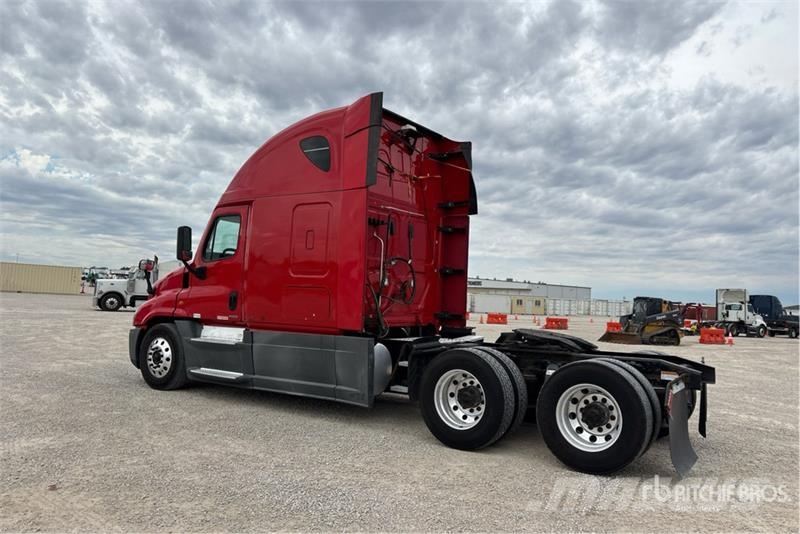 Freightliner Cascadia 125 6x4 T/A Sleeper Truck Tractor Nyergesvontatók