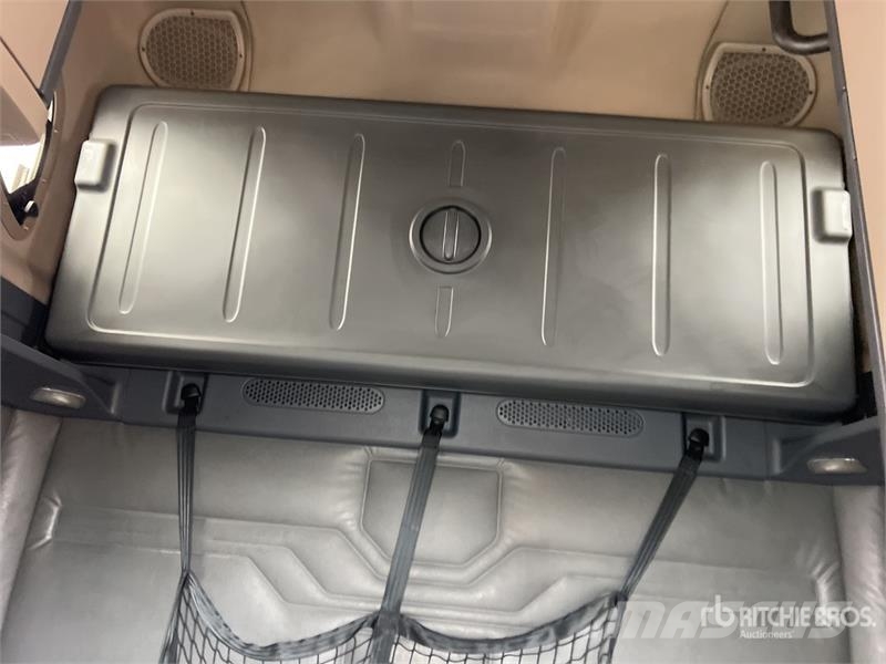 Freightliner Cascadia 125 6x4 T/A Sleeper Truck Tractor Тягачі
