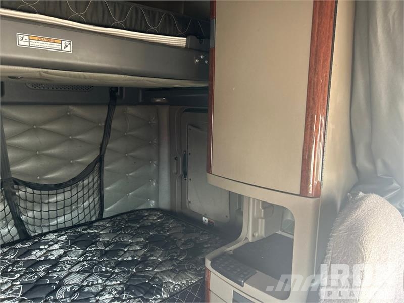 Freightliner Cascadia 125 Vetopöytäautot