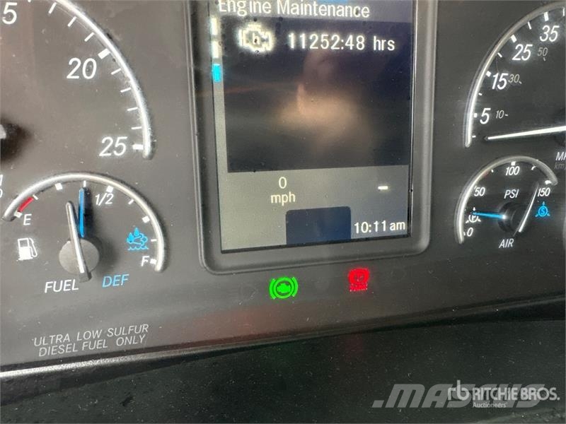 Freightliner Cascadia 126 6x4 T/A Sleeper Truck Tractor Tractor Units