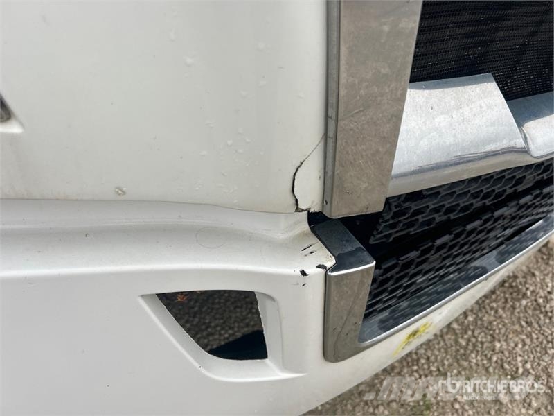Freightliner Cascadia 126 6x4 T/A Sleeper Truck Tractor Tractor Units