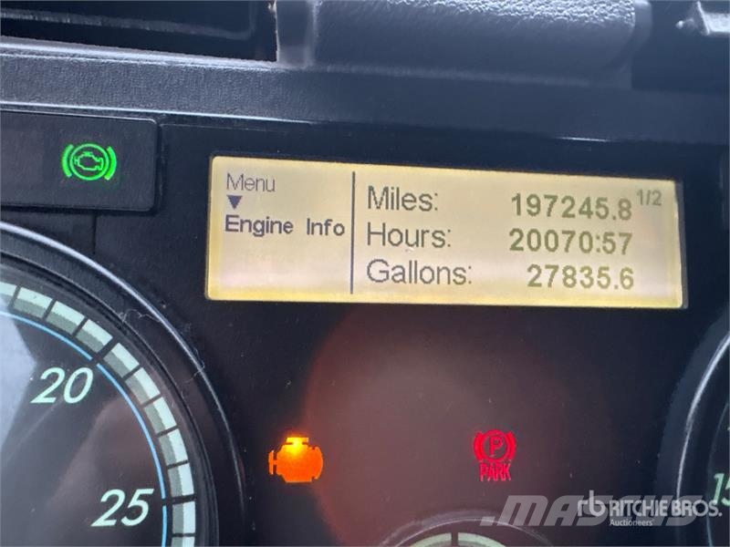 Freightliner Cascadia 125 6x4 T/A Sleeper Truck Tractor Tractor Units