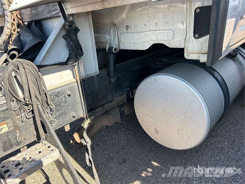 Freightliner Cascadia 125 6x4 T/A Sleeper Truck Tractor Tractor Units