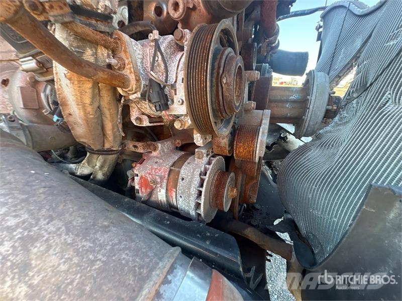 Freightliner Cascadia 125 6x4 T/A Sleeper Truck Tractor (Inoper Vilcēji