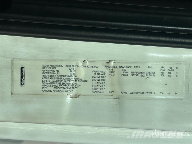 Freightliner Cascadia 126 6x4 T/A Sleeper Truck Tractor Tractor Units