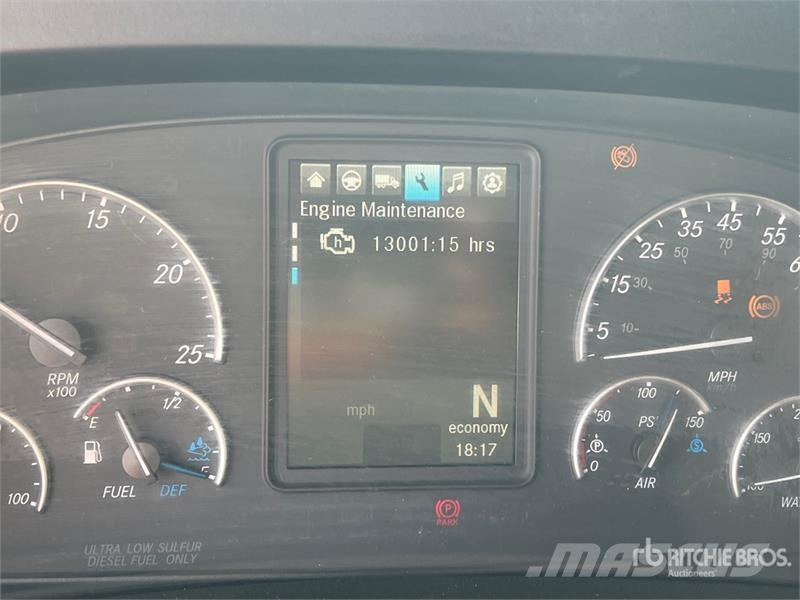 Freightliner Cascadia 126 6x4 T/A Sleeper Truck Tractor Sattelzugmaschinen