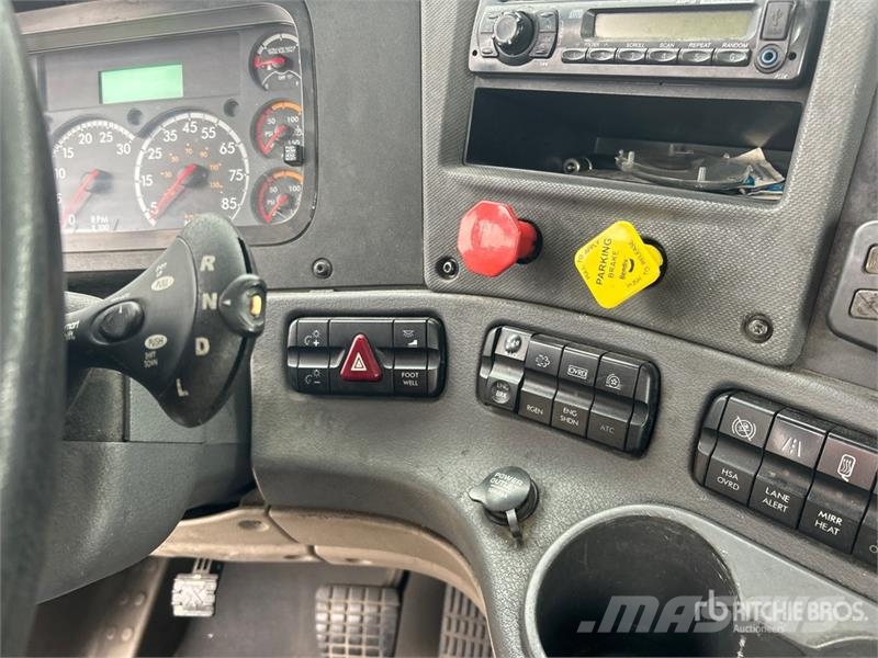 Freightliner Cascadia 125 Тягачі