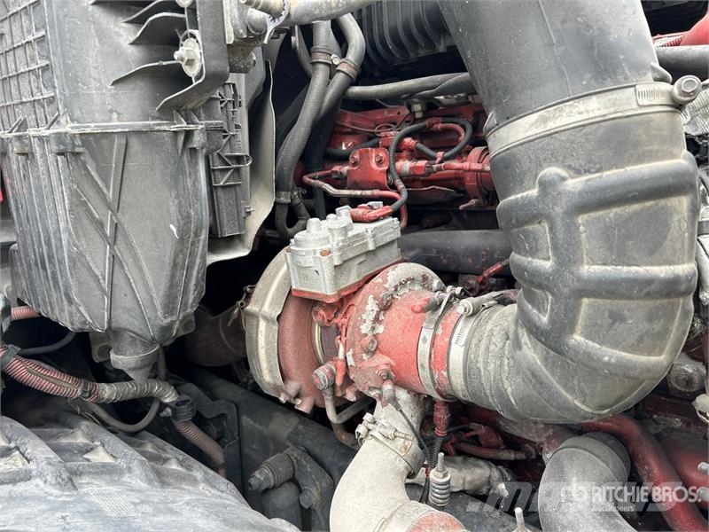 Freightliner Cascadia 126 6x4 Rebuilt Title* T/A Sleeper Truck  Cavalos mecânicos