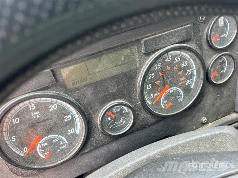 Freightliner Cascadia 125 6x4 T/A Sleeper Truck Tractor Sattelzugmaschinen