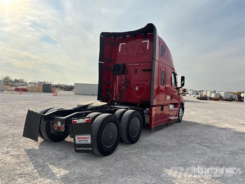 Freightliner Cascadia 126 6x4 T/A Sleeper Truck Tractor Truck Tractor Units