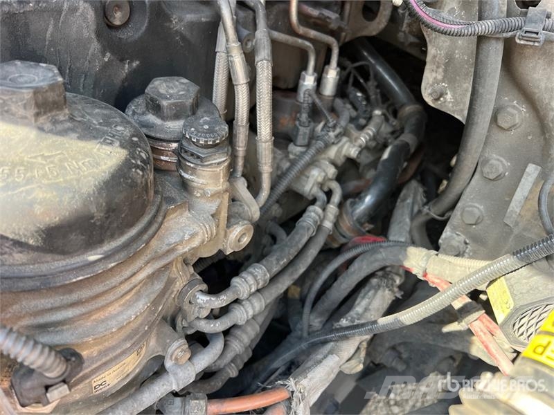 Freightliner Cascadia 126 6x4 T/A Sleeper Truck Tractor Sattelzugmaschinen