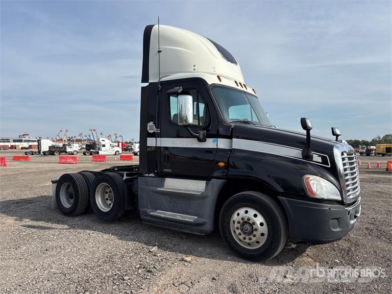 Freightliner Cascadia 125 Vilcēji