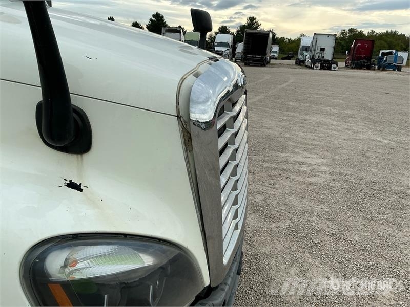 Freightliner Cascadia 125 Sadulveokid