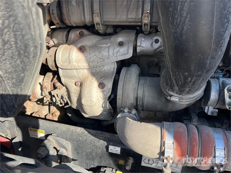Freightliner Cascadia 126 6x4 T/A Sleeper Truck Tractor Vilcēji