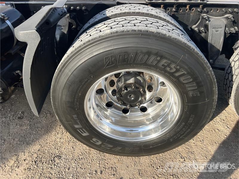 Freightliner Cascadia 126 Truck Tractor Units