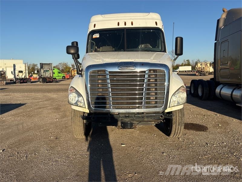 Freightliner Cascadia 125 Vilcēji