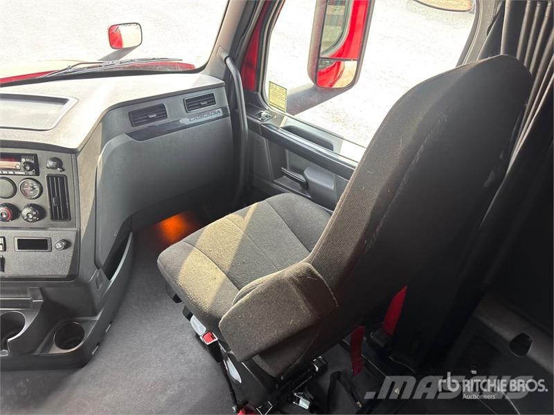 Freightliner Cascadia 126 6x4 T/A Sleeper Truck Tractor Truck Tractor Units