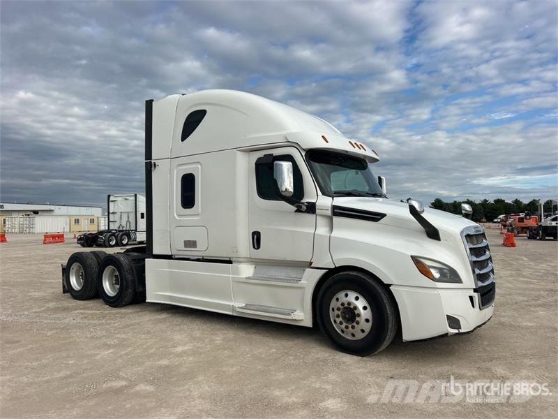 Freightliner Cascadia 126 6x4 T/A Sleeper Truck Tractor Tractores (camiões)