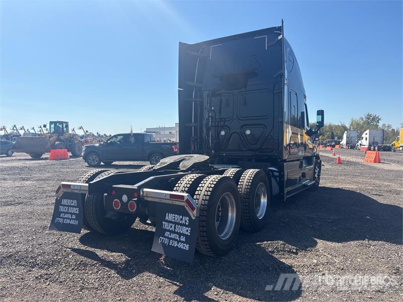 Freightliner Cascadia 125 T/A Sleeper Truck Tractor Trekkvogner