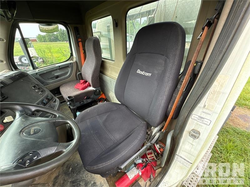 Freightliner Cascadia 125 Vilcēji