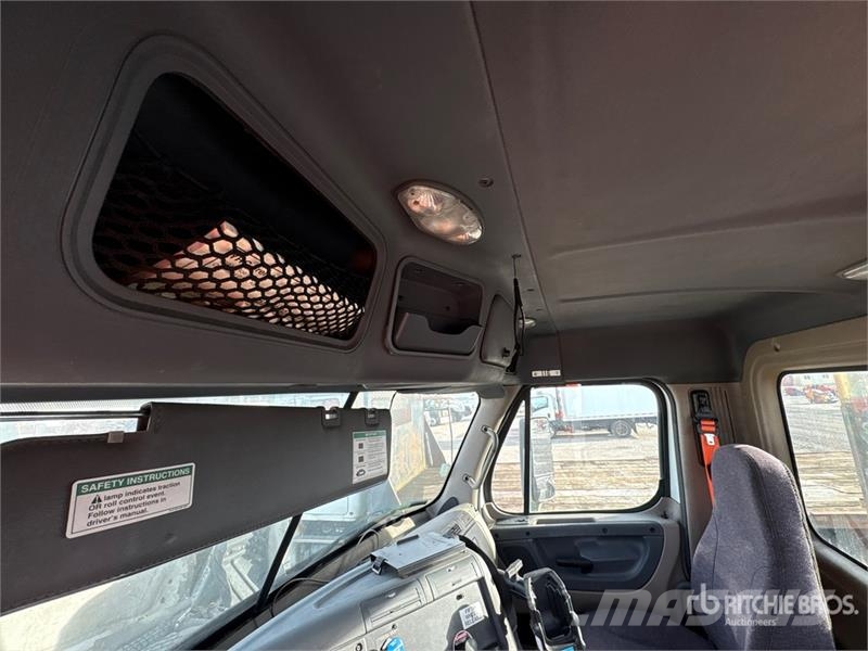 Freightliner Cascadia 113 Vilcēji