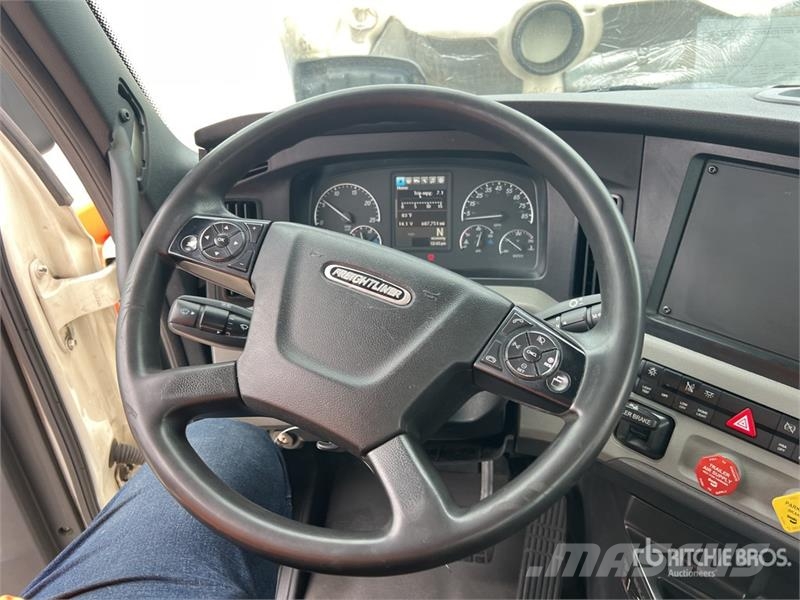 Freightliner Cascadia 116 وحدات الجر