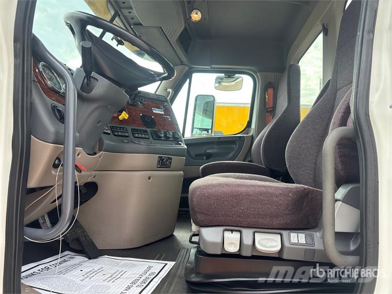 Freightliner Cascadia 113 Vlačilci