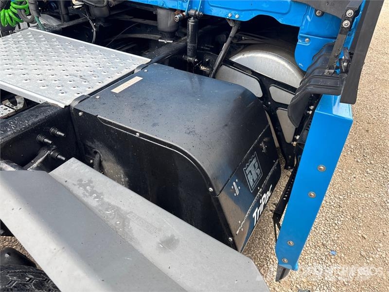 Freightliner Cascadia 126 6x4 T/A Sleeper Truck Tractor Dragbilar