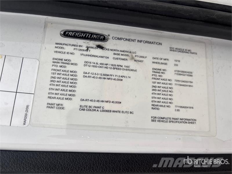 Freightliner Cascadia 126 6x4 T/A Sleeper Truck Tractor Влекачи