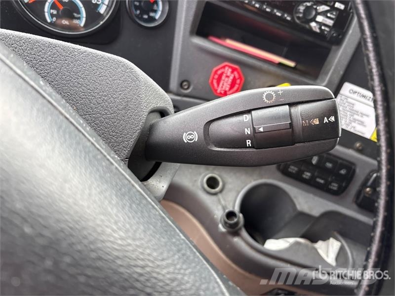 Freightliner Cascadia 125 6x4 T/A Sleeper Truck Tractor Tractor Units