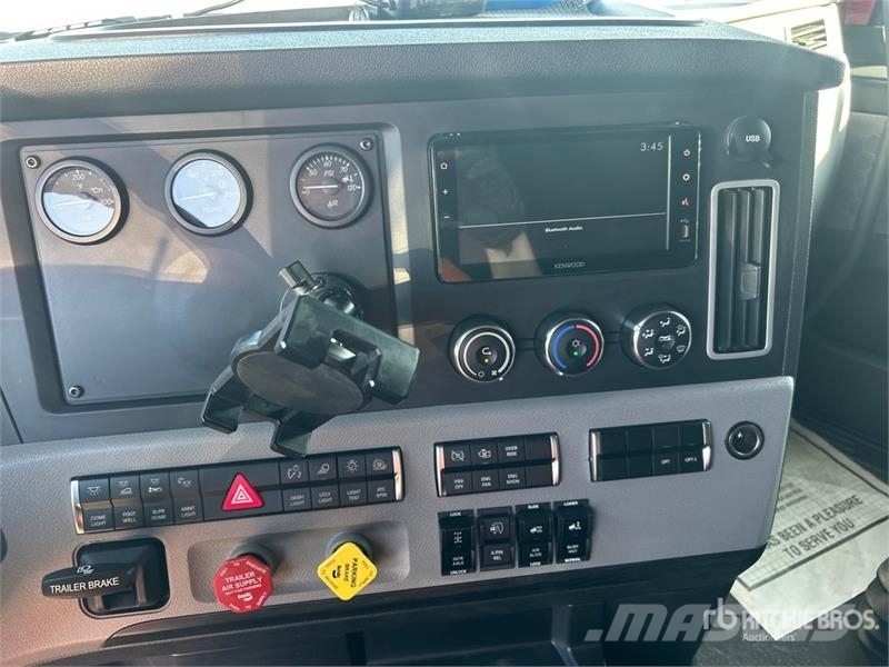 Freightliner Cascadia 126 Влекачи
