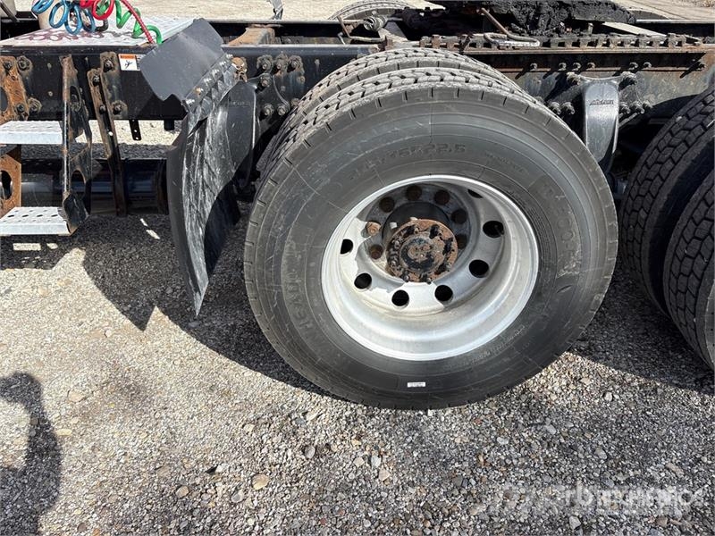 Freightliner Cascadia 125 6x4 T/A Sleeper Truck Tractor Влекачи