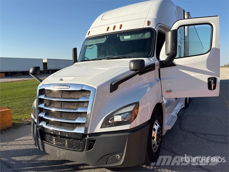 Freightliner Cascadia 126 T/A Sleeper Truck Tractor Sattelzugmaschinen