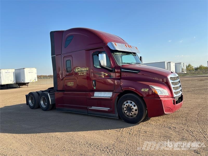 Freightliner Cascadia 126 6x4 T/A Sleeper Truck Tractor Vilcēji