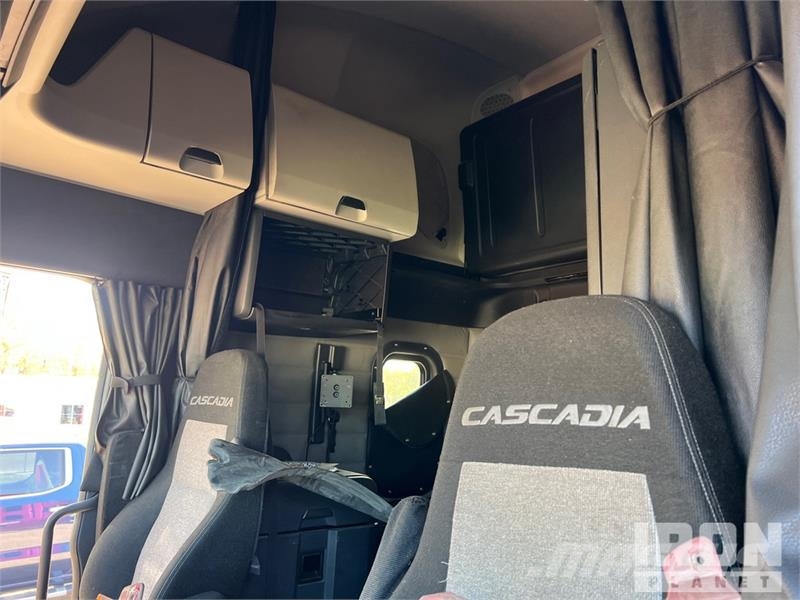 Freightliner Cascadia 126 Vilcēji