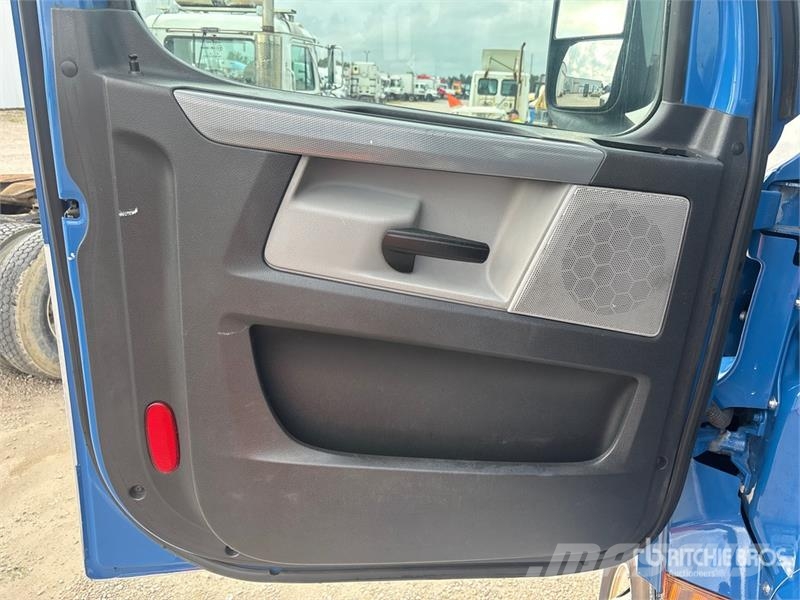 Freightliner Cascadia 116 Vetopöytäautot
