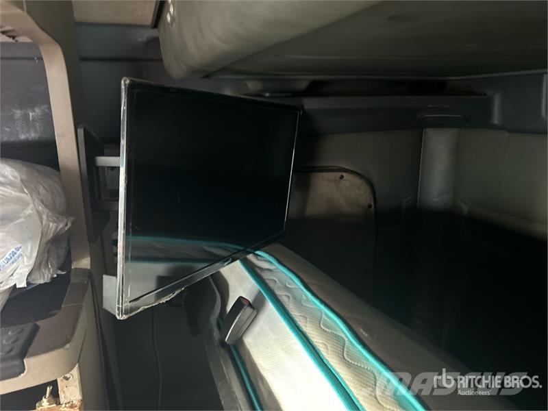 Freightliner Cascadia 125 6x4 T/A Sleeper Truck Tractor Vilcēji