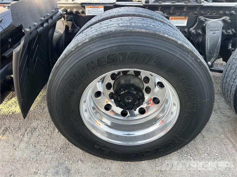 Freightliner Cascadia 126 Седельные тягачи