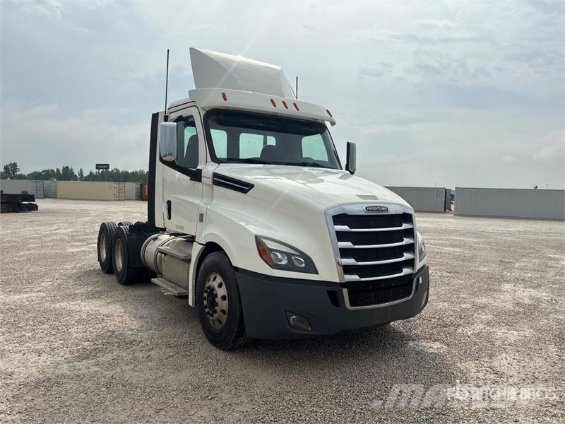 Freightliner Cascadia 126 Vetopöytäautot