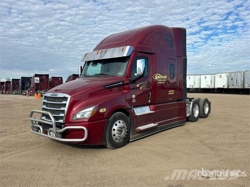 Freightliner Cascadia 126 6x4 T/A Sleeper Truck Tractor Vilcēji