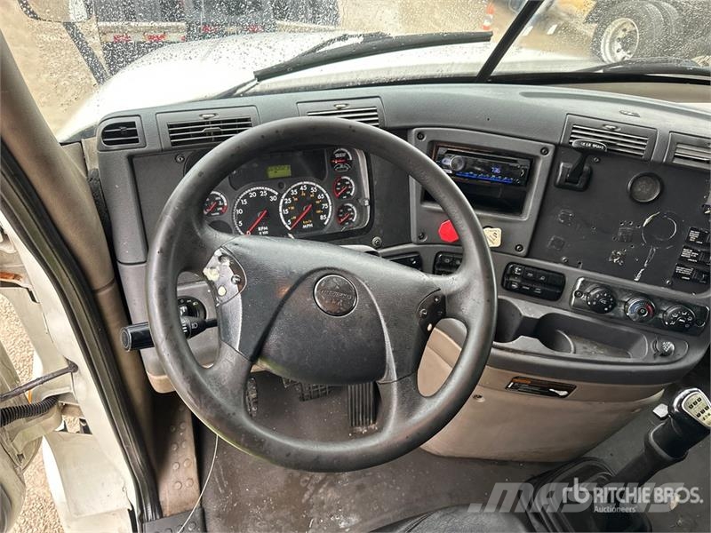 Freightliner Cascadia 125 T/A Sleeper Truck Tractor Sattelzugmaschinen