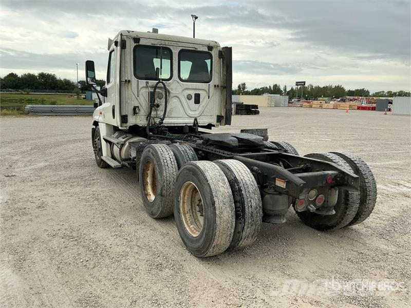 Freightliner Cascadia 125 Sadulveokid