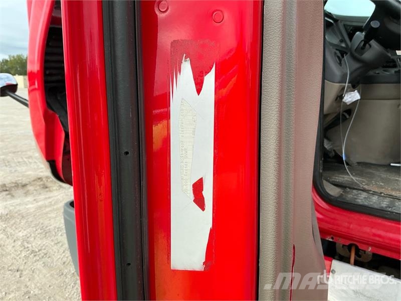 Freightliner Cascadia 125 T/A Sleeper Truck Tractor وحدات الجر