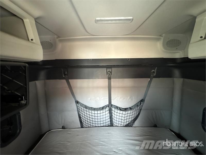 Freightliner Cascadia 126 6x4 T/A Sleeper Truck Tractor Çekiciler