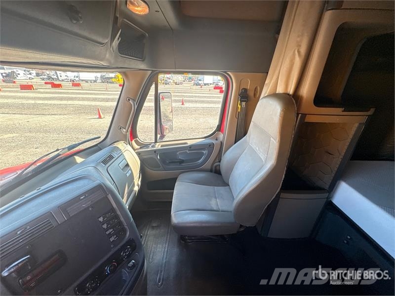 Freightliner Cascadia 125 6x4 T/A Sleeper Truck Tractor Motrici e Trattori Stradali