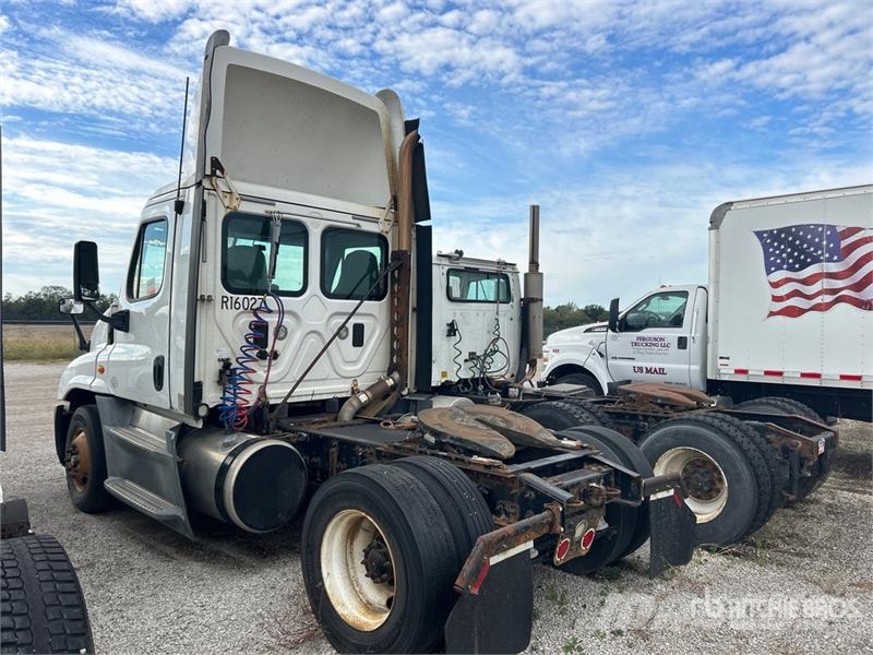Freightliner Cascadia 125 Tractor Units