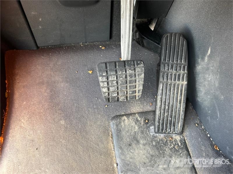 Freightliner Cascadia 126 6x4 T/A Sleeper Truck Tractor Vilcēji
