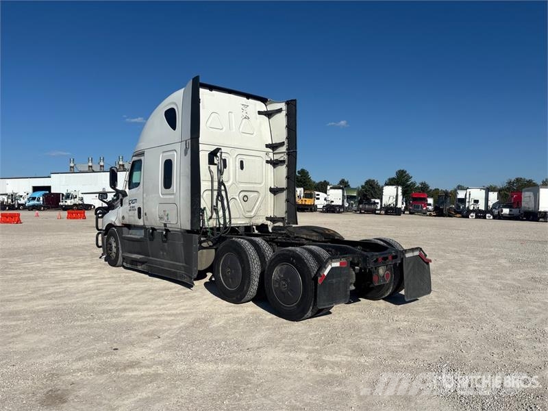 Freightliner Cascadia 126 6x4 T/A Sleeper Truck Tractor Motrici e Trattori Stradali