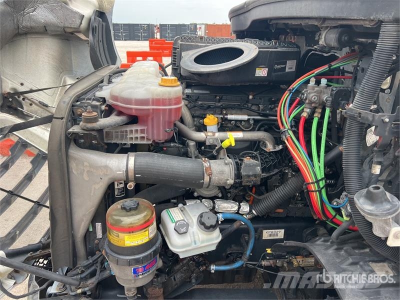 Freightliner Cascadia 116 وحدات الجر