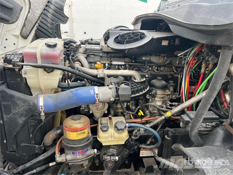 Freightliner Cascadia 125 6x4 T/A Sleeper Truck Tractor Vilcēji